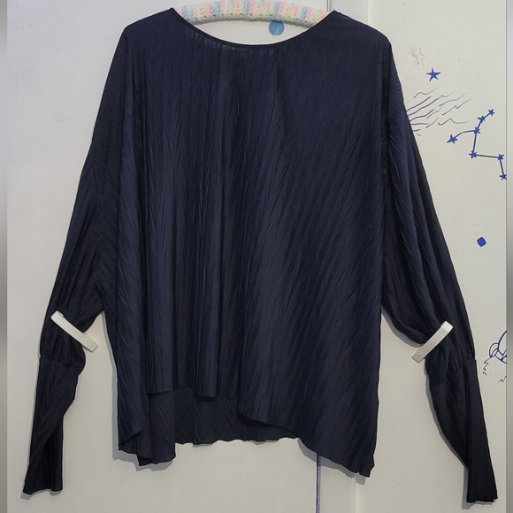 Zara Tops - Zara Navy Oversized Sweater Like Top.. Size Large